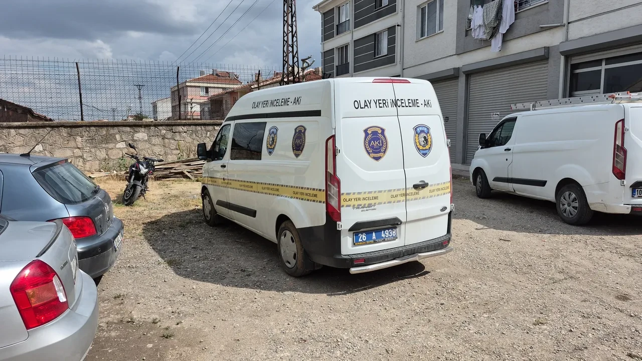 Eskişehir'de 17 yaşındaki çocuk pompalı tüfekle dehşet saçtı
