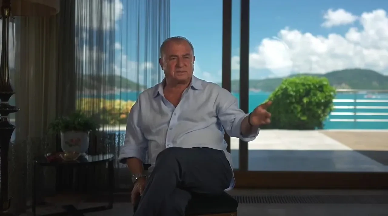 Fatih Terim'den Hacıosmanoğlu'na cevap! Yaptığı el hareketi gündem oldu