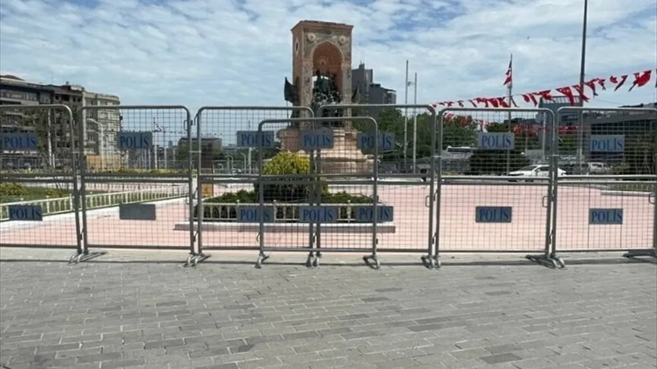 İstanbul'da 2 ilçede bazı yollar trafiğe kapatılacak: Metro seferlerine de kısıtlama