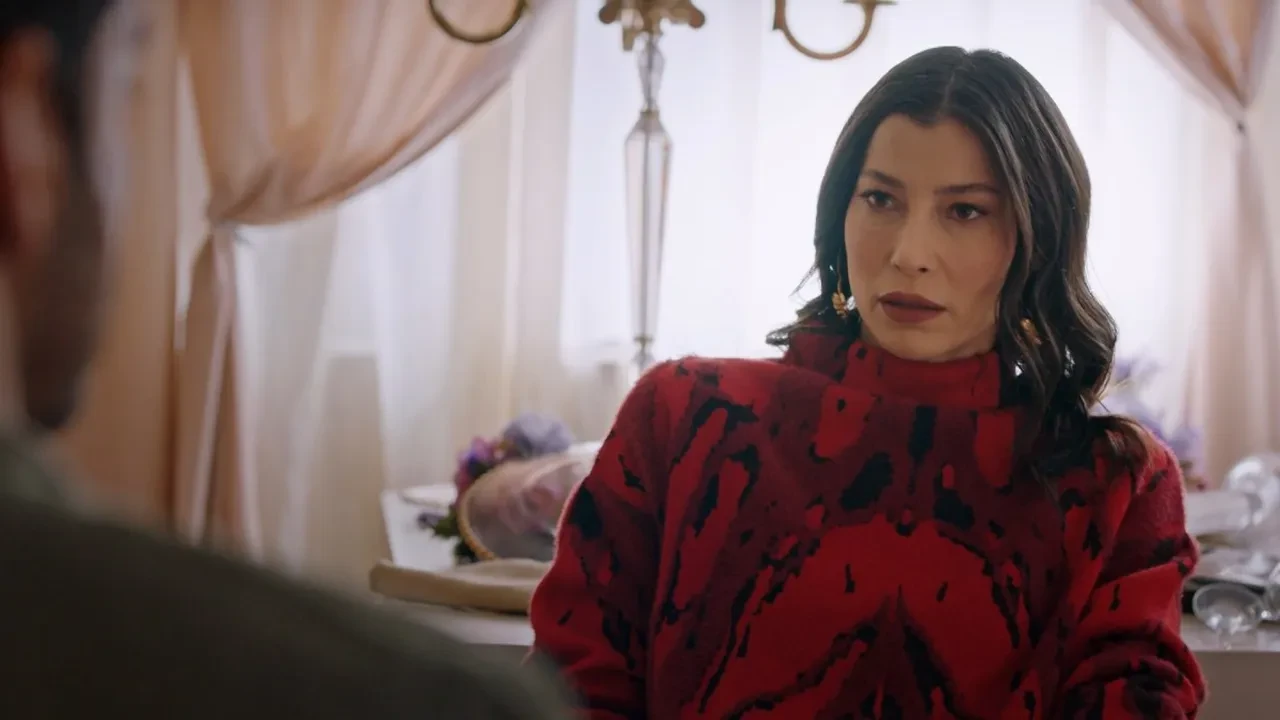 Kızılcık Şerbeti'nin Alev'i geri mi dönüyor? Ece İrtem benzerliği sosyal medyayı karıştırdı!