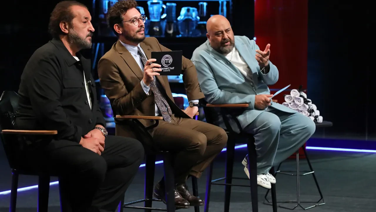 MasterChef 2026 konuğu Araz Aknam'ın eşi Ecem Alıcı kimdir, kaç yaşında? Meğer herkesin tanıdığı voleybolcuyla evliymiş! 