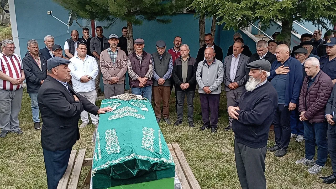Rıza Çalımbay’ın acı günü: Annesi Fatma Çalımbay Sivas’ta son yolculuğuna uğurlandı
