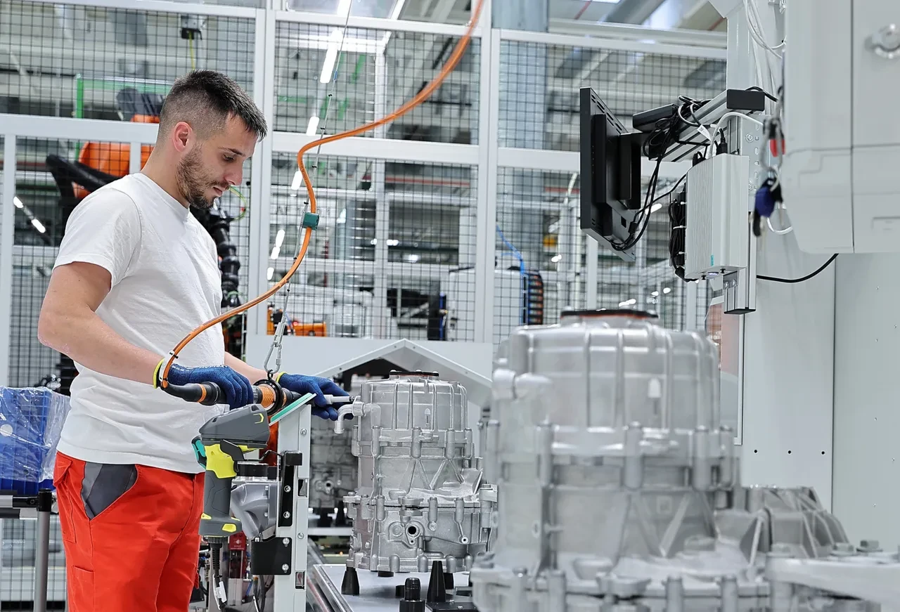Volkswagen’in elektrikli Polo hamlesi başladı: Yeni motor seri üretime girdi