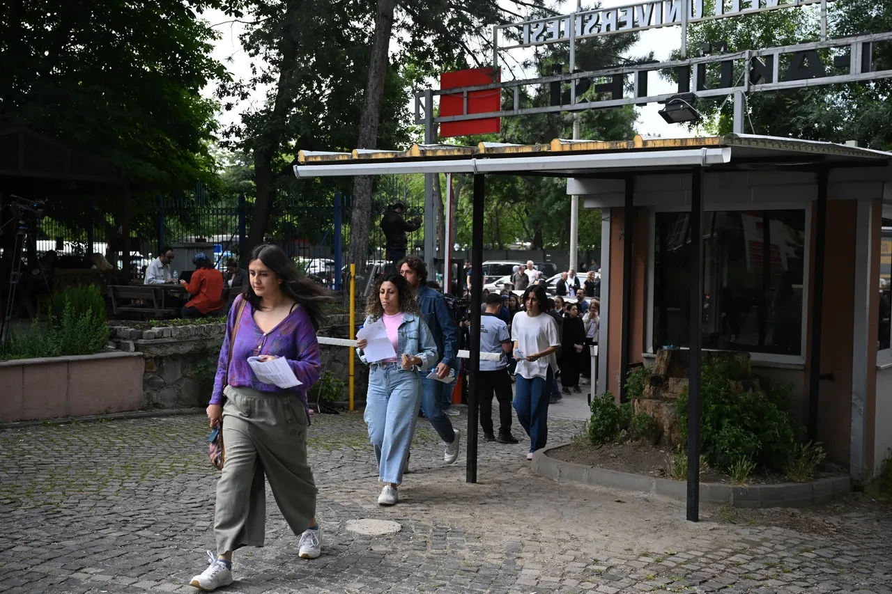 YKS'de ikinci gün heyecanı: 2 milyona yakın aday katılacak