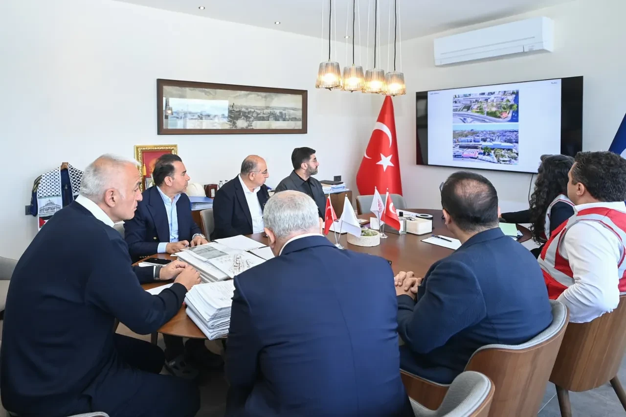 Bakan Ersoy Sirkeci Gar sahasındaki dönüşümü ilk kez paylaştı: Tarihî Sirkeci Garı yaşayan Kültür Adası’na dönüşecek