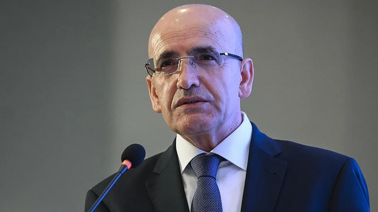 Bakan Şimşek'ten enflasyon mesajı: Hanehalkı beklentileri 3,4 puan iyileşti