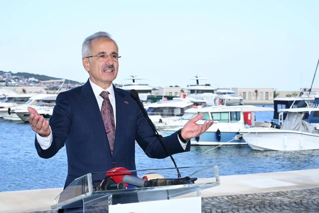 Bakan Uraloğlu: 'Son 14 yılın en yüksek kruvaziyer gemi ve yolcu sayısına ulaştık'