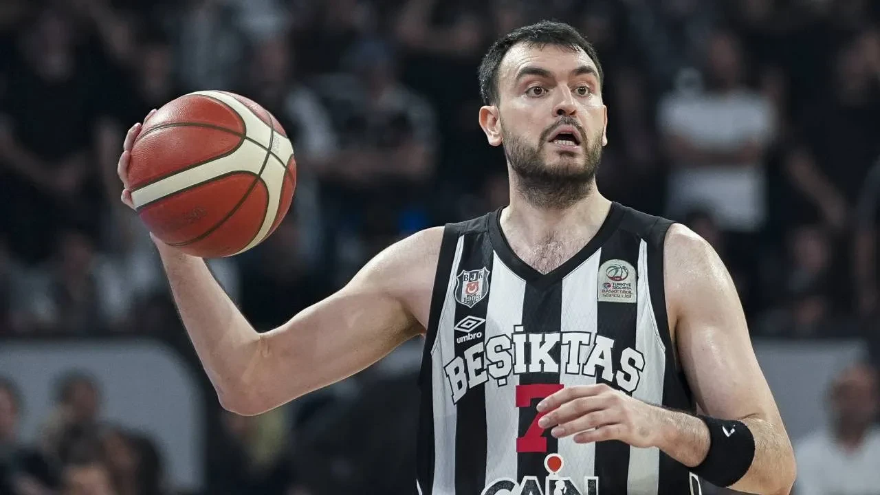 Beşiktaş'tan ayrıldı, Trabzonspor'a imza attı! Ezeli rakipler arasında dev transfer