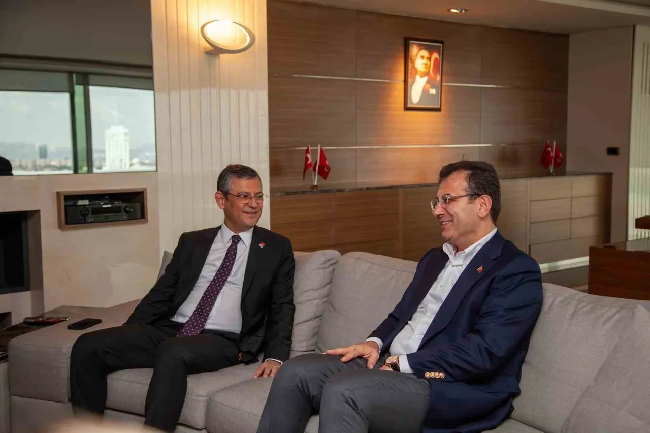 CHP'de denklem değişiyor: Üç parçalı ayrışma! Fatih Atik İmamoğlu kulisini duyurdu