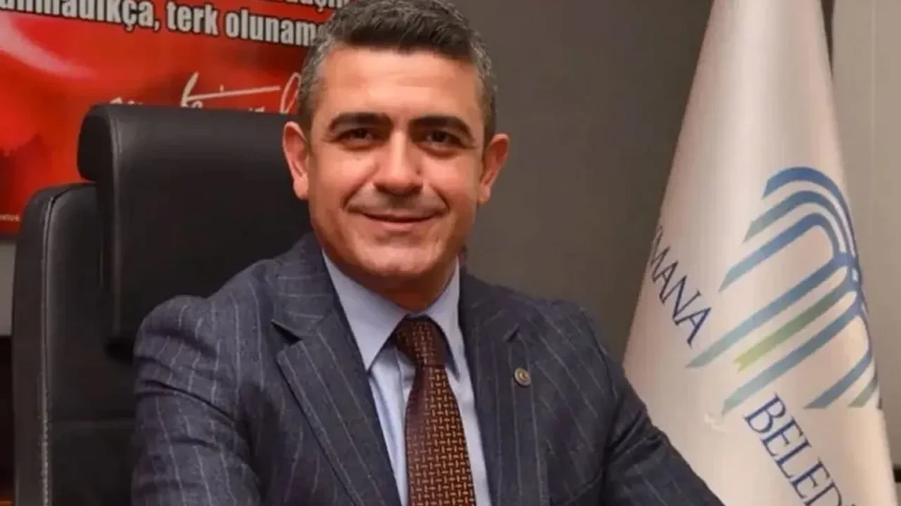 Haymana Belediye Başkanı Levent Koç, AK Parti'ye geçti! Rozetini Cumhurbaşkanı Erdoğan taktı