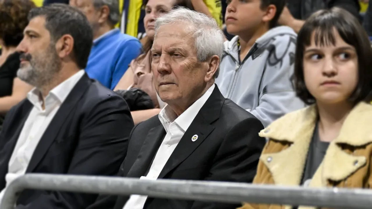 Devre arasında gelen yıldız Fenerbahçe'den ayrılıyor! Transfer görüşmeleri başladı