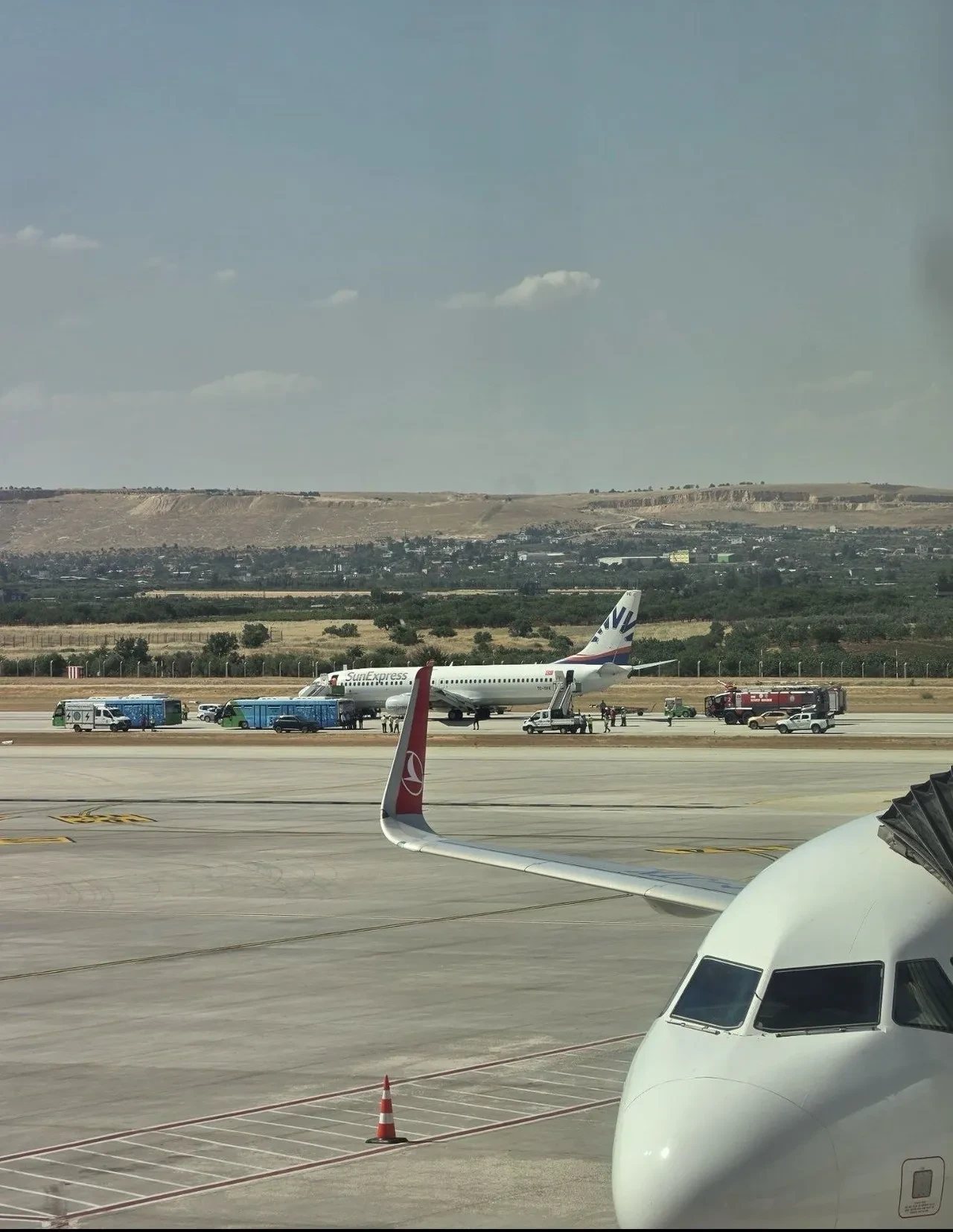 Gaziantep'te SunExpress uçağında korku dolu anlar: İniş takımları arızalandı