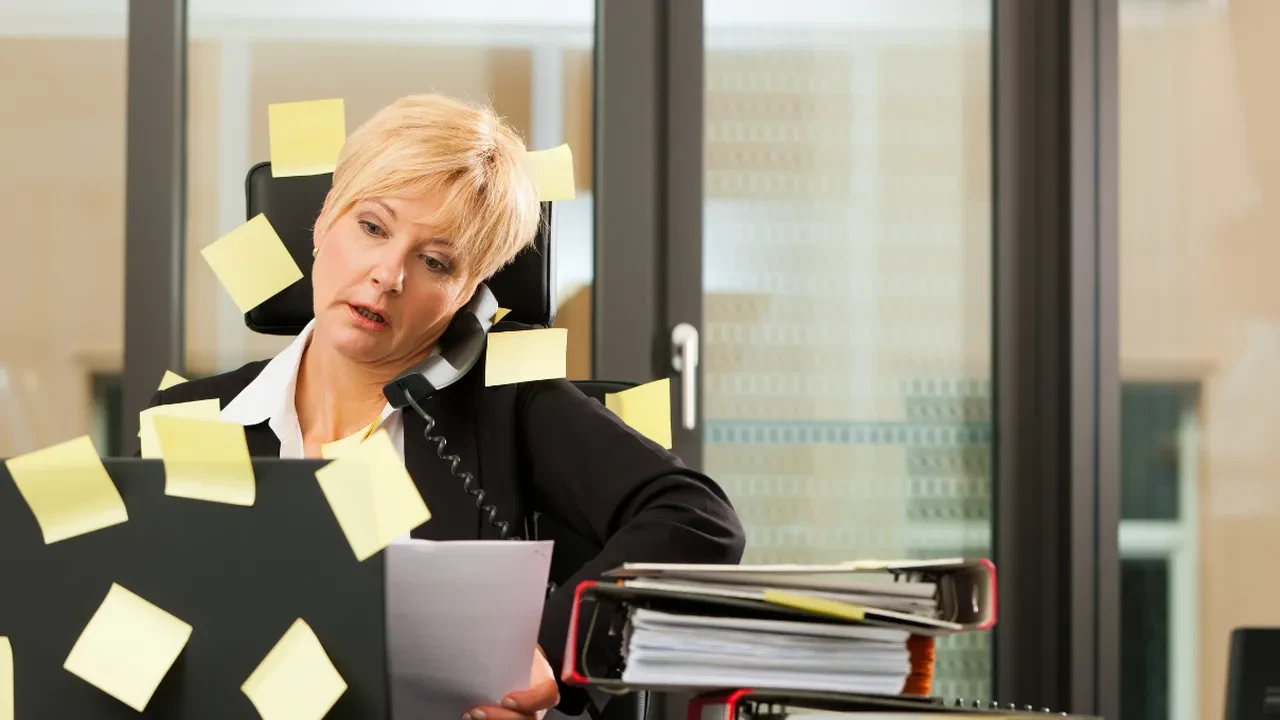 İş hayatında yaz rehavetiyle savaşma: Masa başında enerjiyi düşürmeyen "ofis biohacking" rutinleri