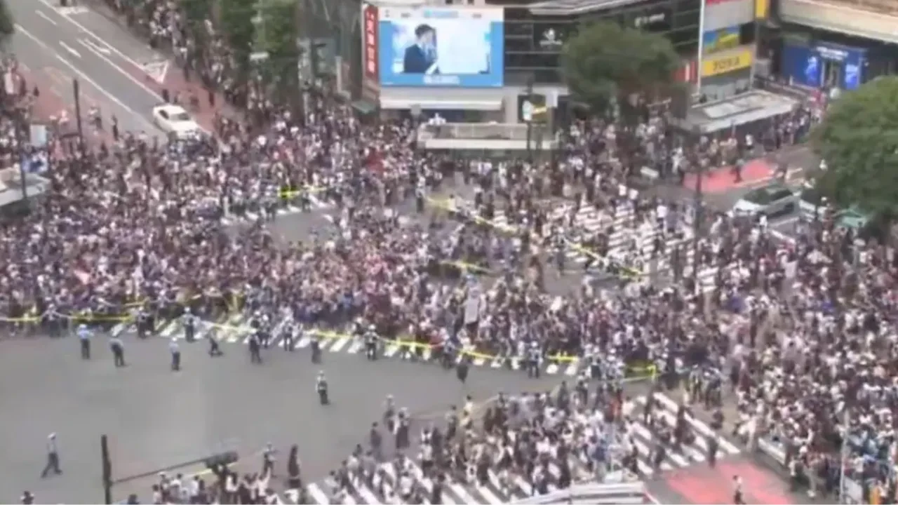 Japonların kutlaması bile aşırı disiplin içeriyor! İşte sosyal medyada viral olan o anlar