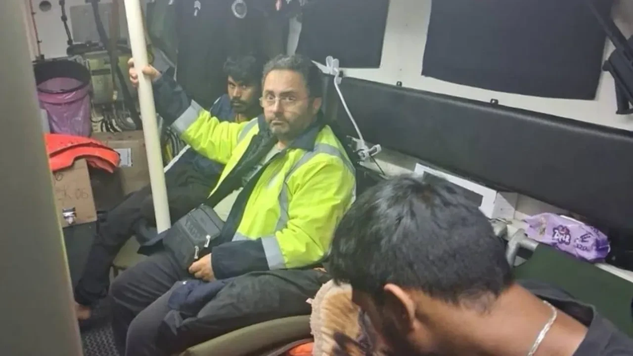 Karadeniz'de Türklerin bulunduğu gemiye dron saldırısı! Yaralılar var