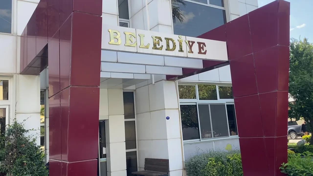 Seferihisar Belediyesi rüşvet soruşturmasında imar müdürü de gözaltına alındı