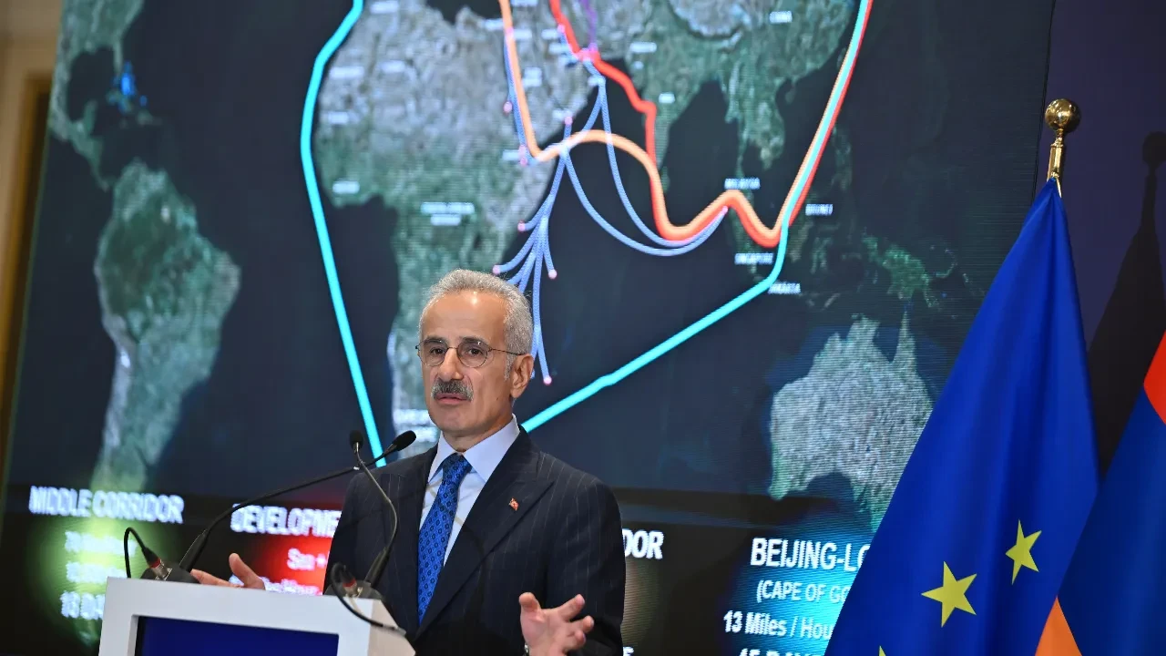 Bakan Uraloğlu'ndan kritik mesaj: Orta Koridor'un önemi artıyor