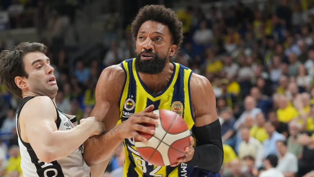 Fenerbahçe'de 2 ayrılık açıklandı! Sarı-lacivertliler, yıldız oyunculara veda etti