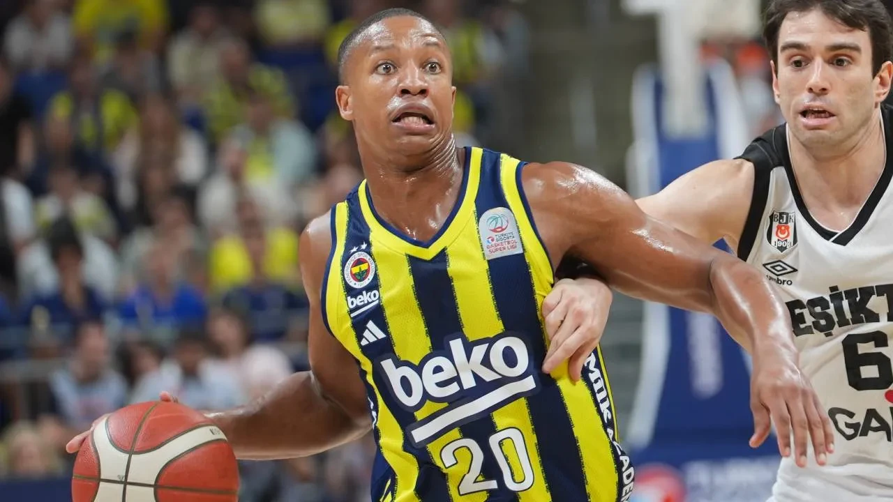 Fenerbahçe'de 2 ayrılık açıklandı! Sarı-lacivertliler, yıldız oyunculara veda etti