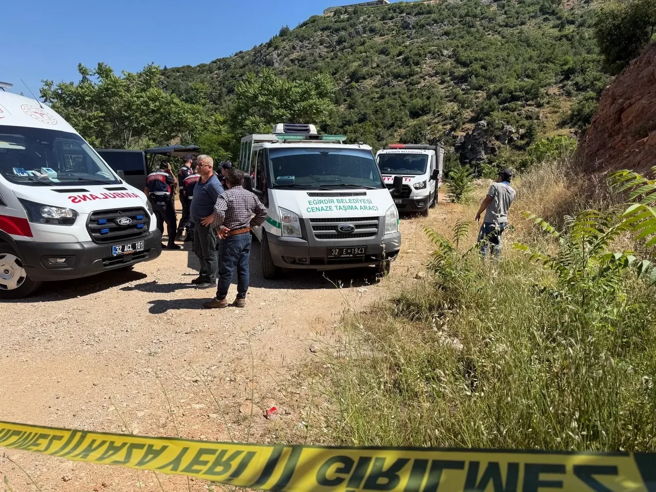 Isparta'da sır dolu ölüm: 2 gencin cansız bedeni park halindeki araçta bulundu