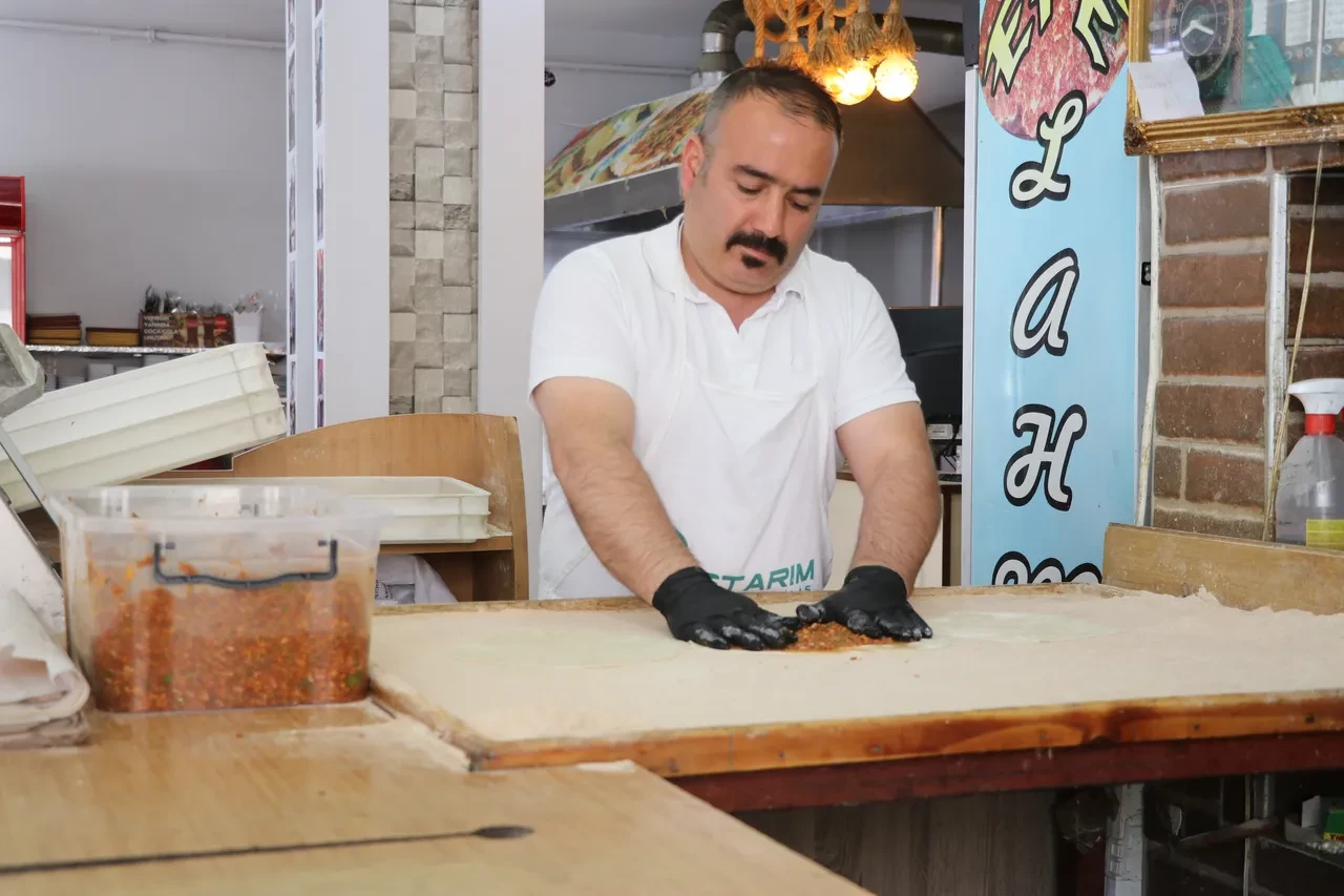 Lahmacunu ucuza satan işletme şikayet edildi: Yapılan denetimde gerçek ortaya çıktı