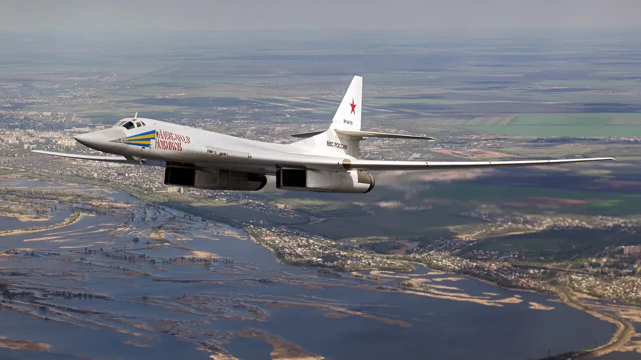 Rus Tu-160 bombardıman uçağı havalandı! Rusya'dan Avrupa'yı tedirgin eden hamle