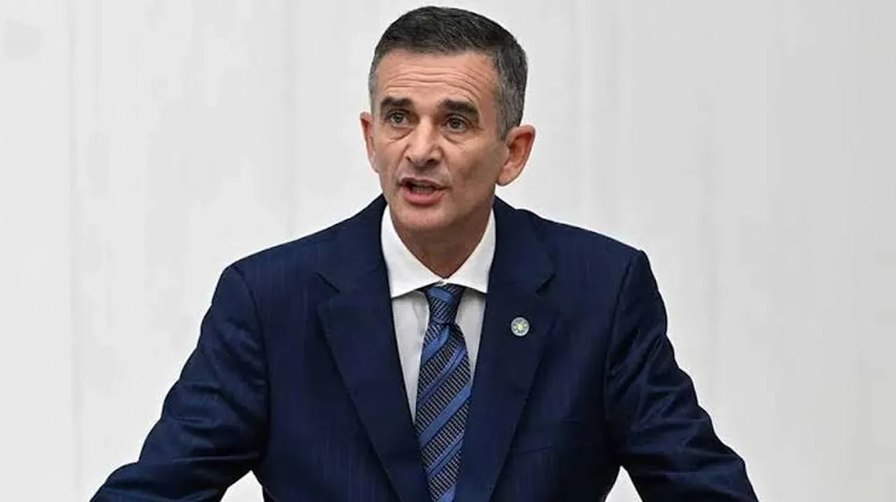 Sakarya Milletvekili Ümit Dikbayır CHP'den istifa etti!