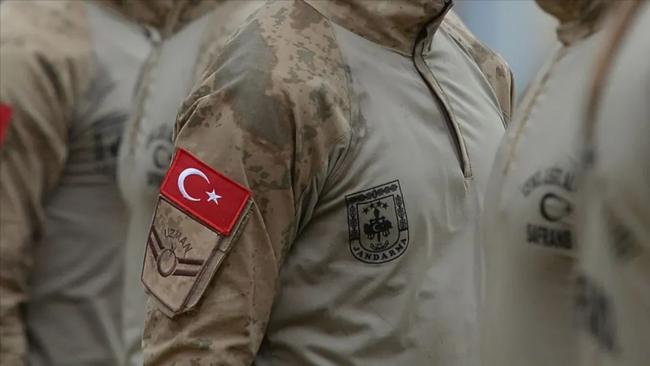 Van-Erciş kara yolunda feci kaza: 1 şehit, 3'ü asker 5 yaralı!