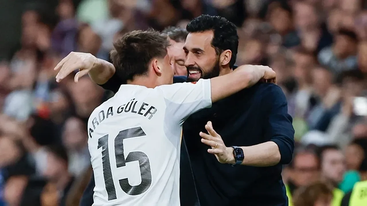 Arbeloa'nın yeni takımı belli oldu: 3 yıllık sözleşme imzalayacak