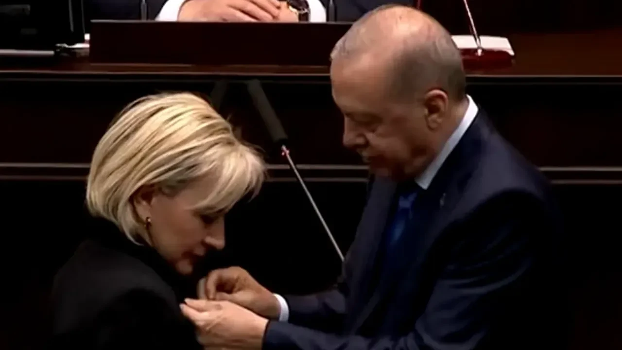 CHP’den istifa etmişti! Nimet Özdemir AK Parti'ye katıldı