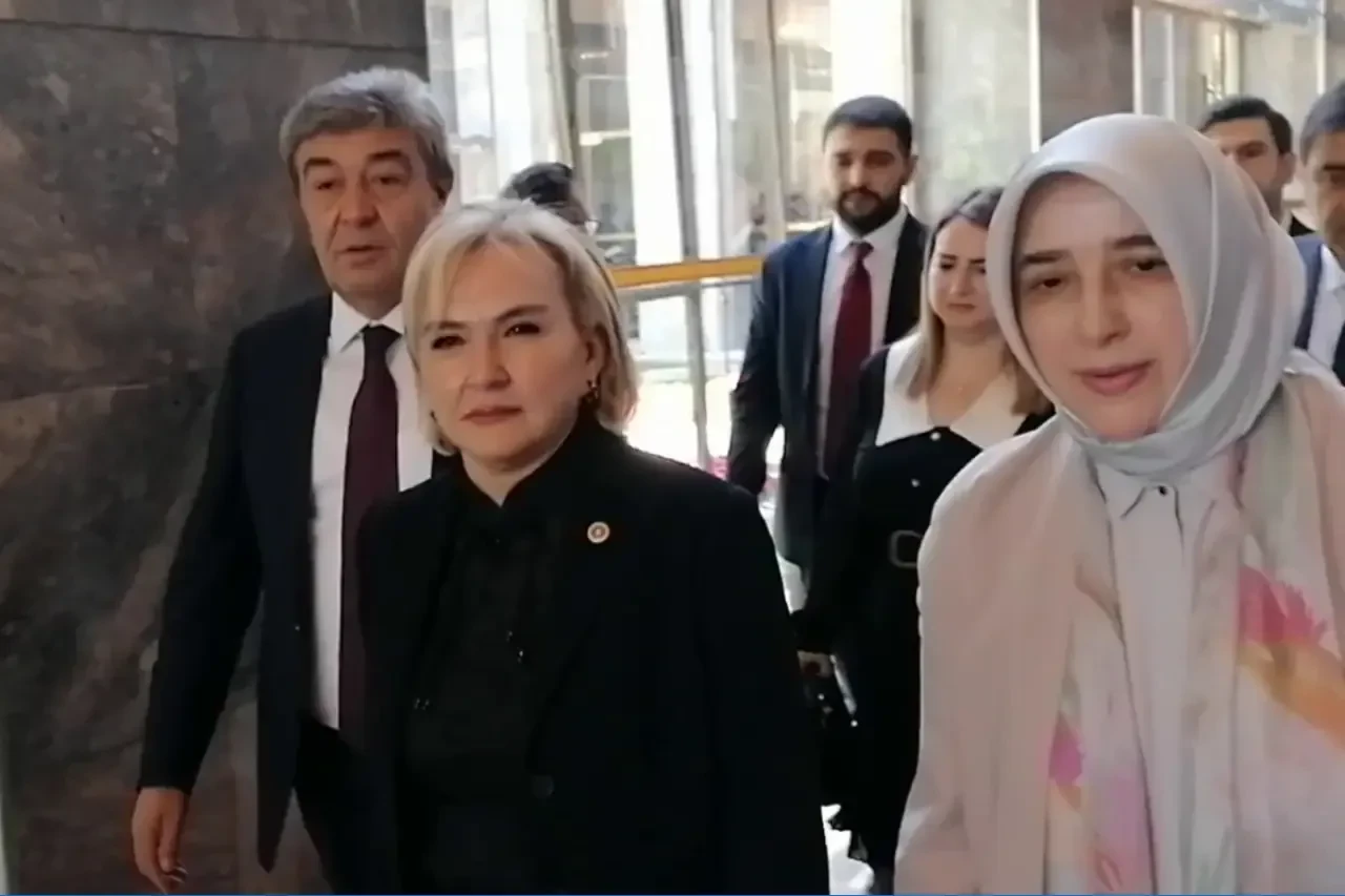 CHP’den istifa etmişti! Nimet Özdemir AK Parti'ye katıldı