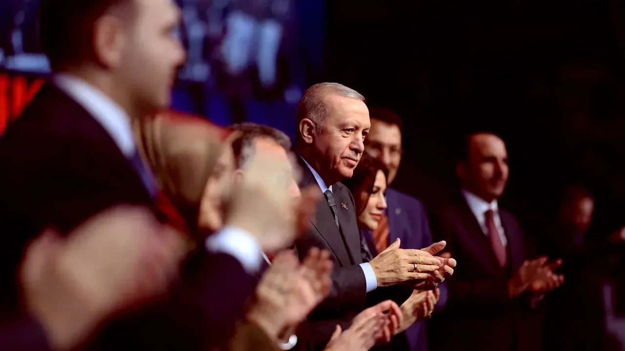 Cumhurbaşkanı Erdoğan'dan kurmaylarına uyarı! 'Şikayetler geliyor, kayıtsız kalan bedelini öder'