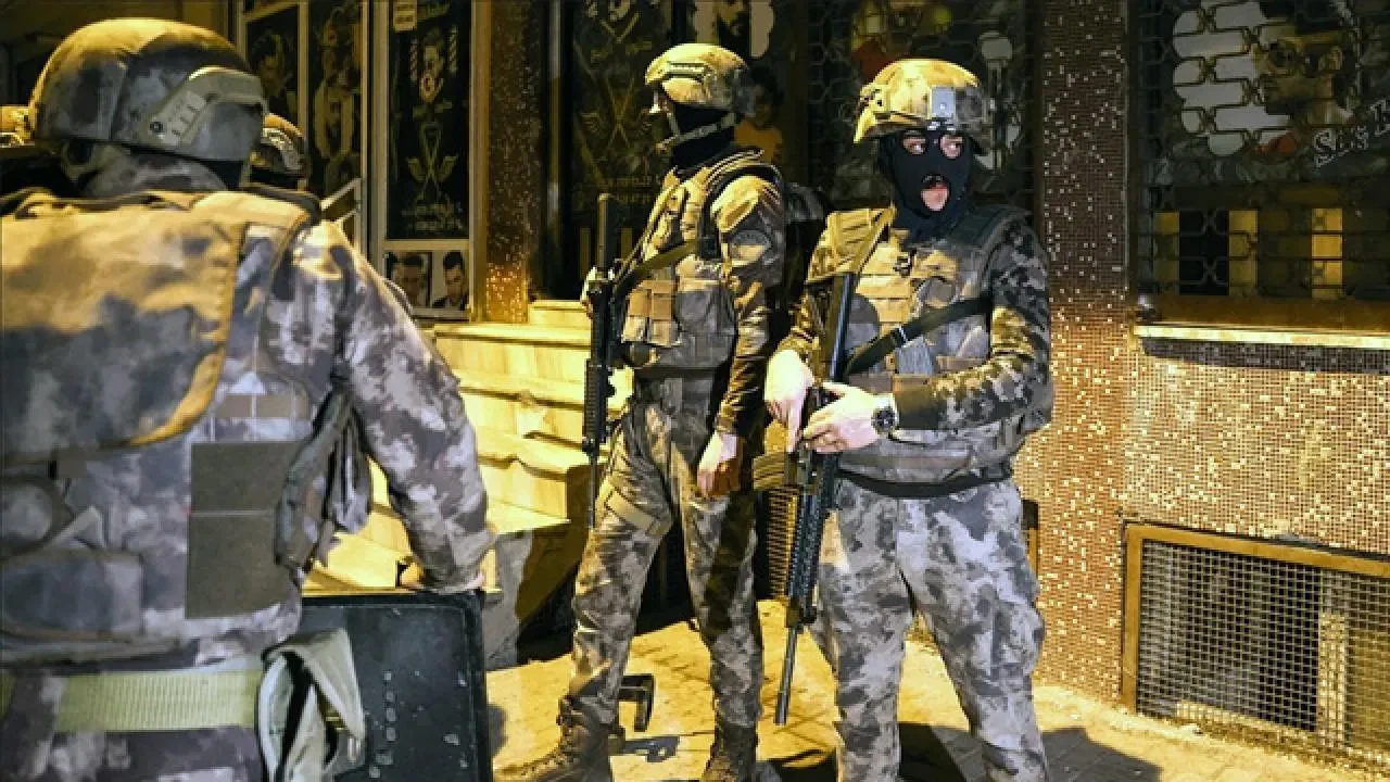 DEAŞ'lı teröristler, polise ateş açtı çatışma çıktı! Terörist karı koca etkisiz hale getirildi
