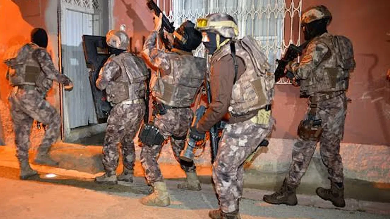 DEAŞ'lı teröristler, polise ateş açtı çatışma çıktı! Terörist karı koca etkisiz hale getirildi