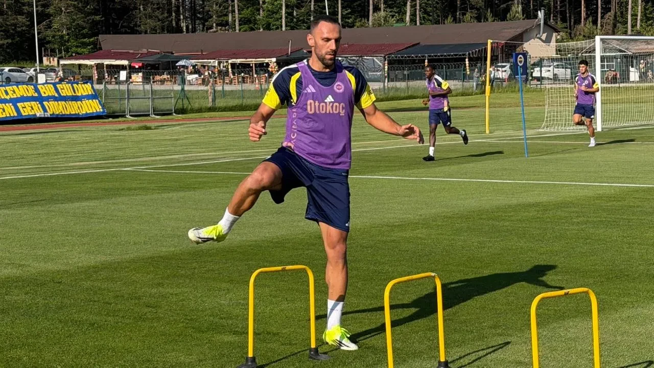 Fenerbahçe ilk antrenmanını yaptı! Yıldız oyuncu antrenmanda yer almadı
