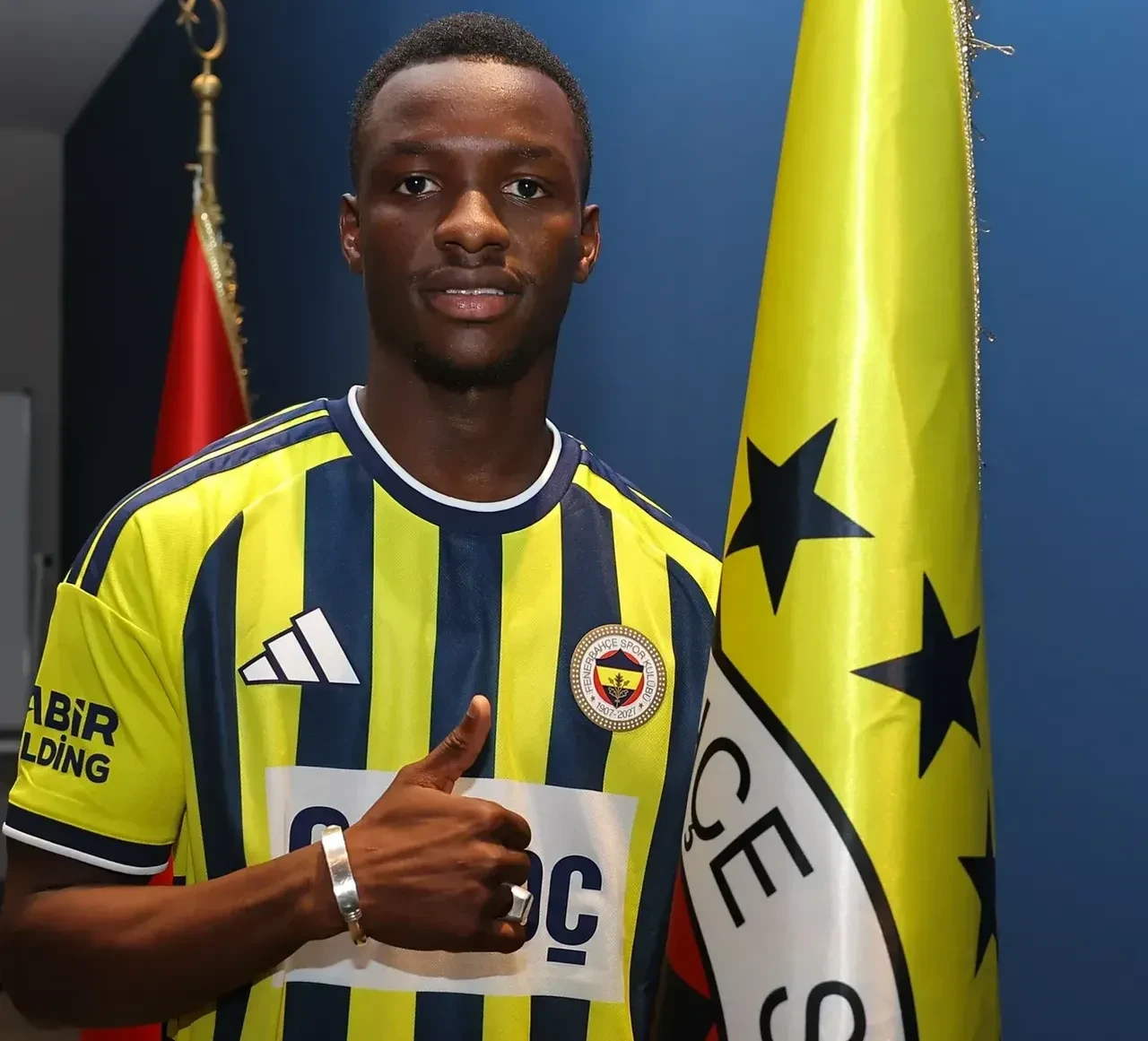 Fenerbahçe transferi resmen duyurdu! Amara Diouf 5 yıllık imza attı