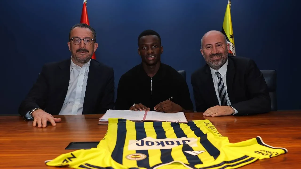Fenerbahçe'nin yeni transferi Diouf'tan ilk açıklama! "Mane'nin geldiği noktalara geleceğim"