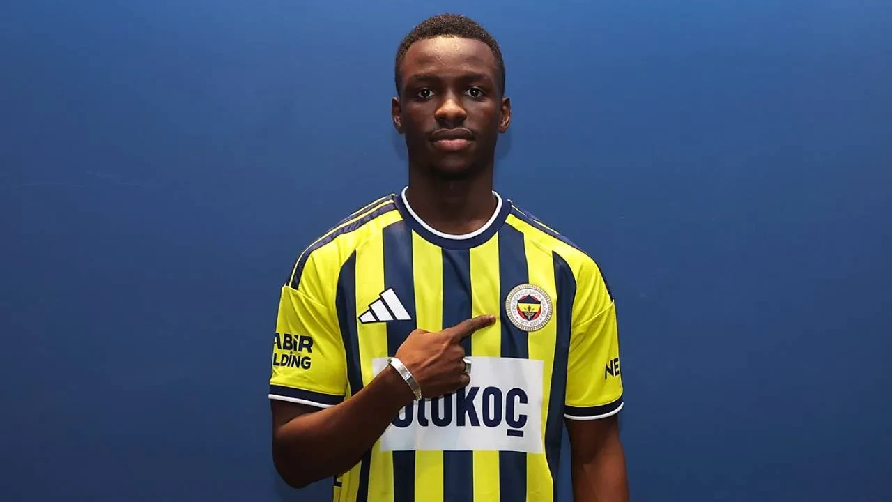 Fenerbahçe'nin yeni transferi Diouf'tan ilk açıklama! "Mane'nin geldiği noktalara geleceğim"