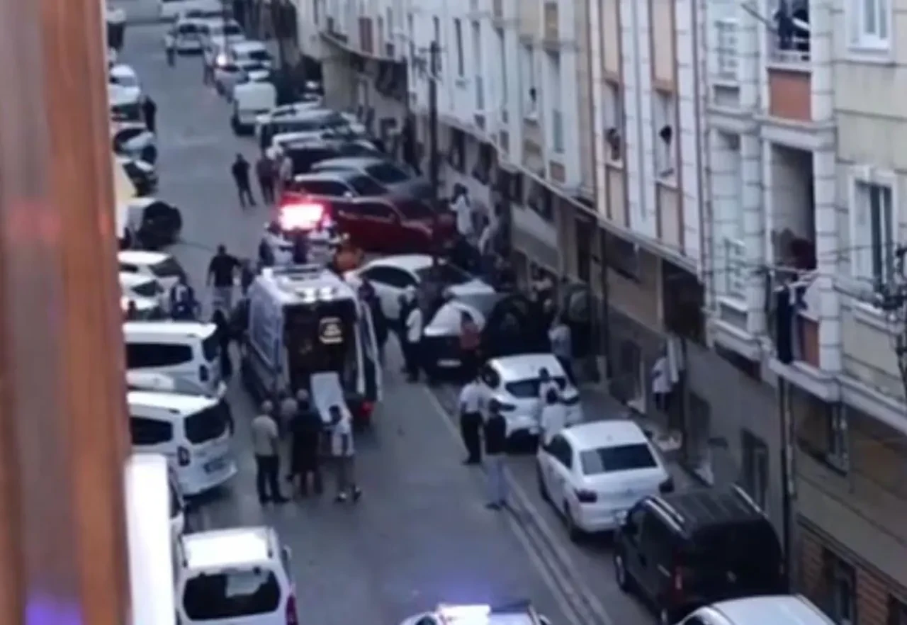 İstanbul'da kanlı pusu! Evinden çıkınca kurşun yağmuruna tuttular: Eşi sokak ortasında sinir krizi geçirdi