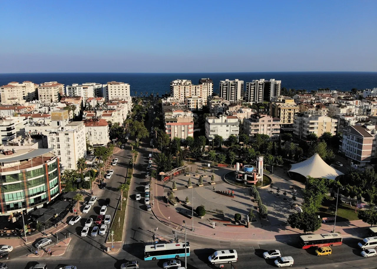 Lüks rezidansta aidat ve ek ödeme krizi! Kira fiyatlarıyla yarışıyor: 'Parayı toplamak için suları kestiler'