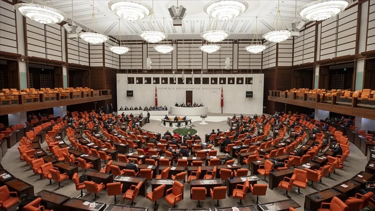 Meclis'te 12. Yargı Paketi mesaisi: IBAN düzenlemesinde eleştiri