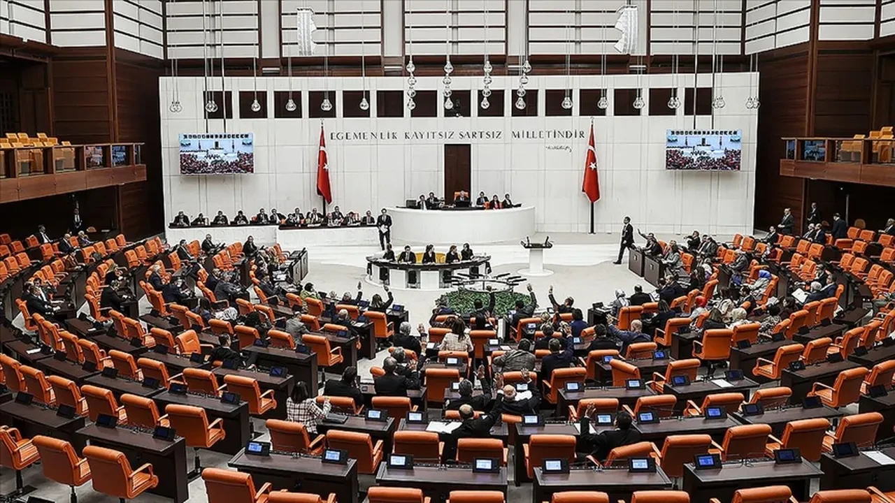 Meclis'te 12. Yargı Paketi mesaisi: IBAN düzenlemesinde eleştiri