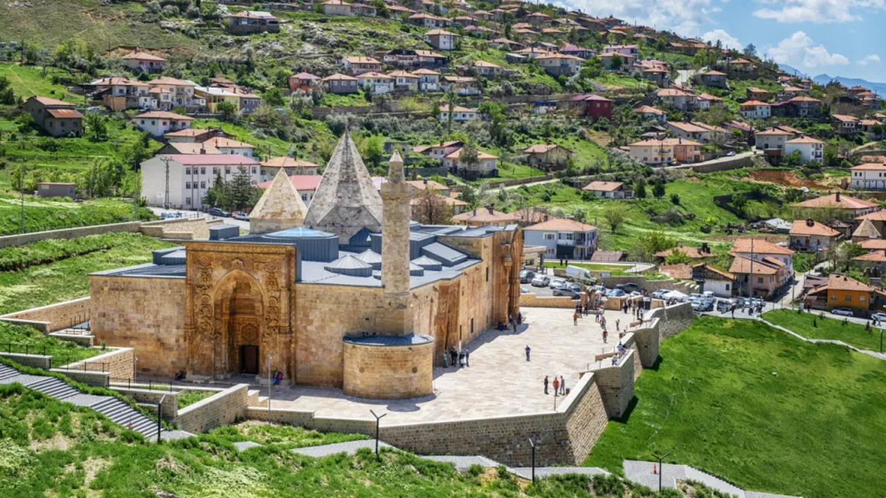 Önce Mardin sonra Trabzon şimdi de Sivas'ı tanıtacak dizi geliyor! Karakuyu sonunda onaylandı