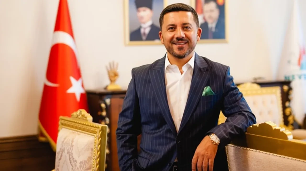 Rasim Arı eski yuvasına dönüyor: Yarın AK Parti rozetini tekrar takacak