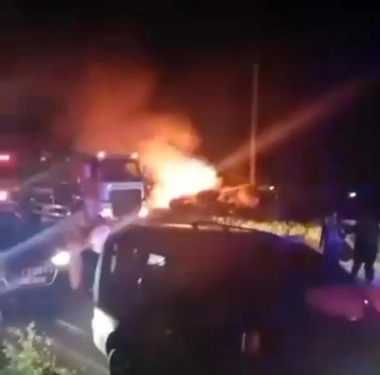 Rize Çayeli'nde gece yarısı katliam gibi kaza: Aynı araçta 4 ölü, 3 ağır yaralı