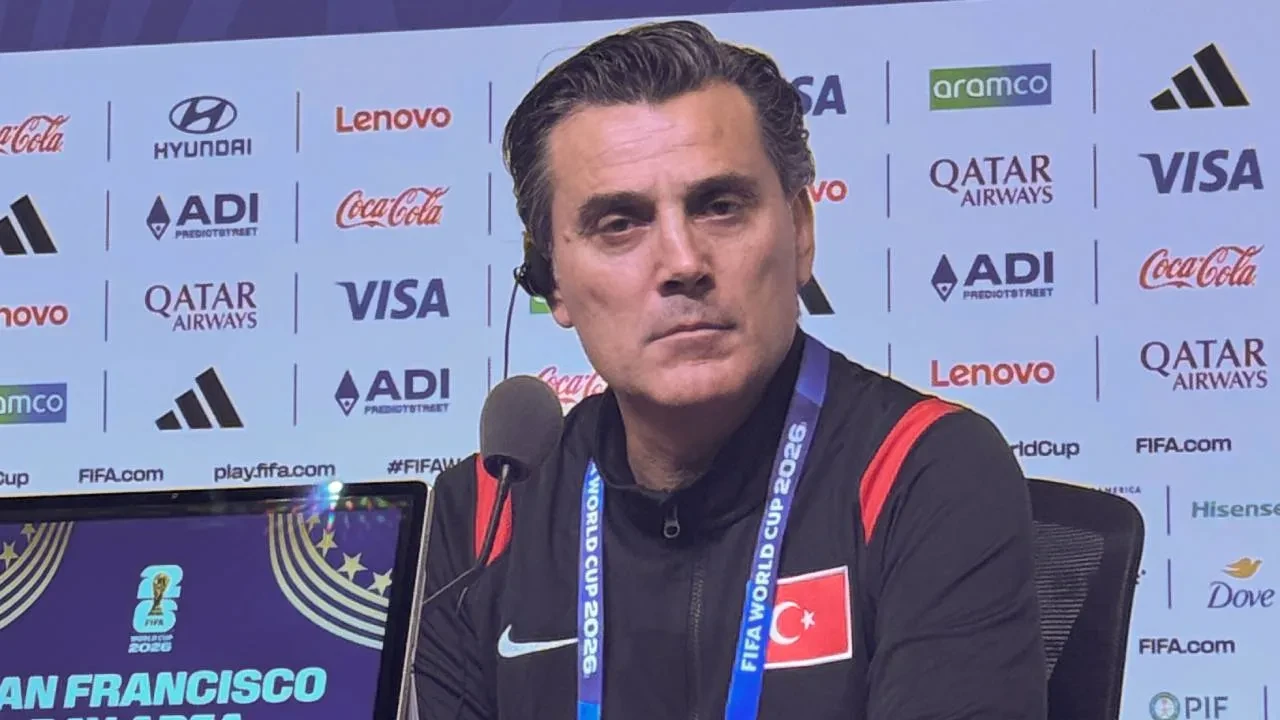 A Milli Takım Teknik Direktörü Vincenzo Montella'dan eleştirilerle ilgili açıklama! "Futbolcularımızın daha fazla saygıyı ve sevgiyi hak ettiklerini düşünüyorum"