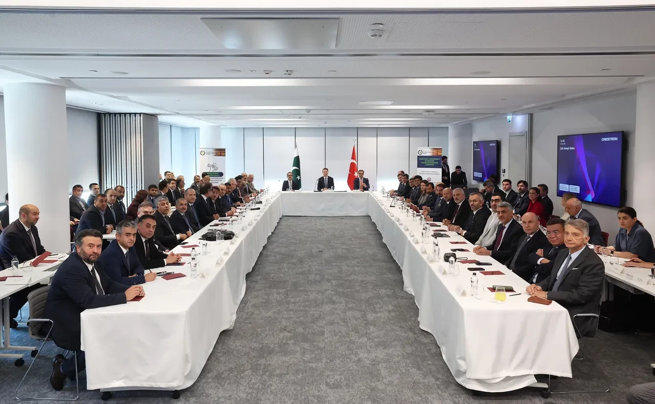 Bakan Bayraktar duyurdu: Türkiye’den Pakistan’ın elektrik özelleştirmesine destek