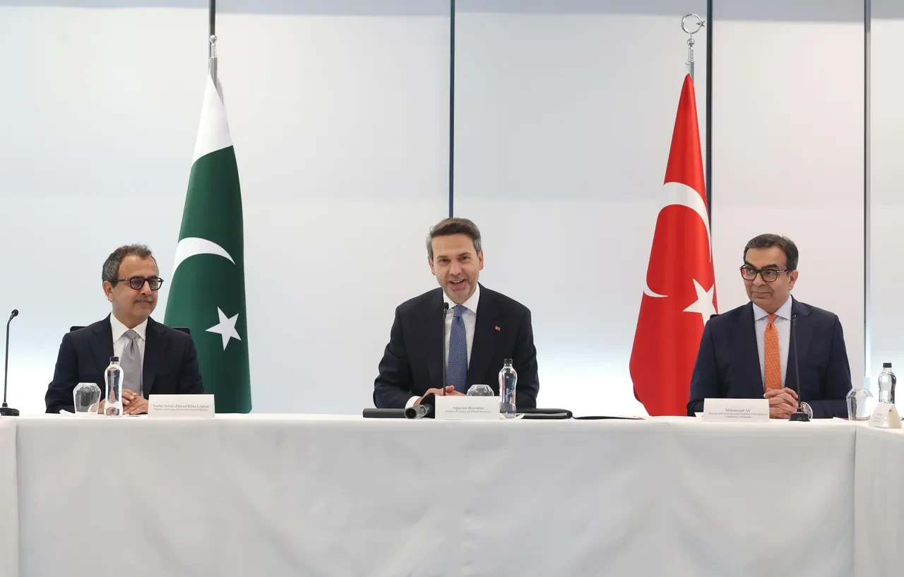 Bakan Bayraktar duyurdu: Türkiye’den Pakistan’ın elektrik özelleştirmesine destek