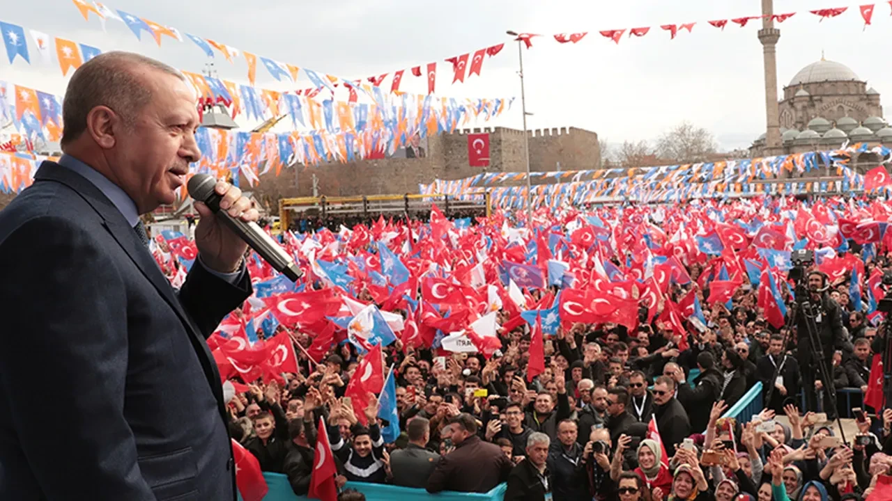 Cumhurbaşkanı Başdanışmanı Mehmet Uçum muhalefeti uyardı: Seçmen Erdoğan'ın adaylığını engelleyenleri affetmez