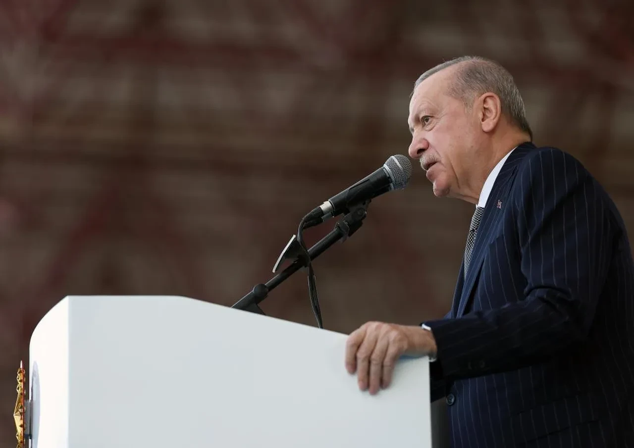 Cumhurbaşkanı Erdoğan genç polislere net mesaj verdi: 'Pusulanız vicdan, hedefiniz adalet olsun'